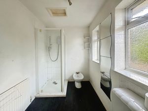 Bathroom - click for photo gallery